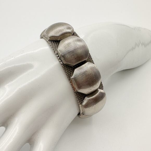 1950s Hobe Bracelet | 3d Mesh Silver Tone Panel Link Etched Texture Signed MCM - Picture 5 of 13